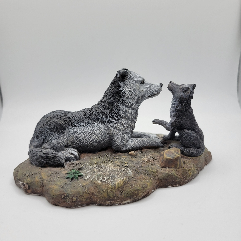 Wolf & Pup Sculpture - The Spirit of the Wild Collection "A Quiet Moment" PAPEL 